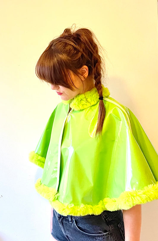 CYCLONE cape: Lime feather trim