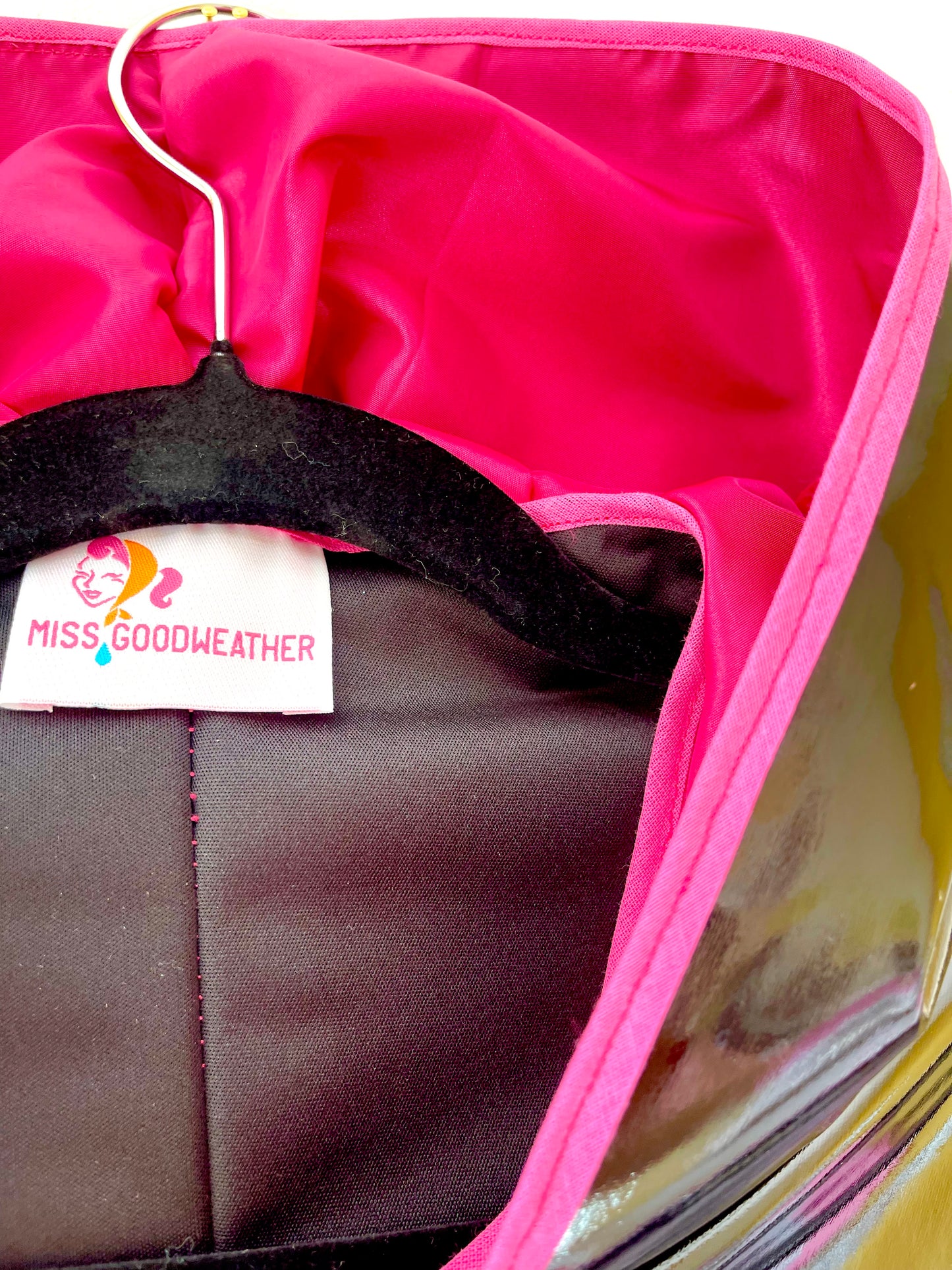 ENVELOPE Long cape: Magenta/Black