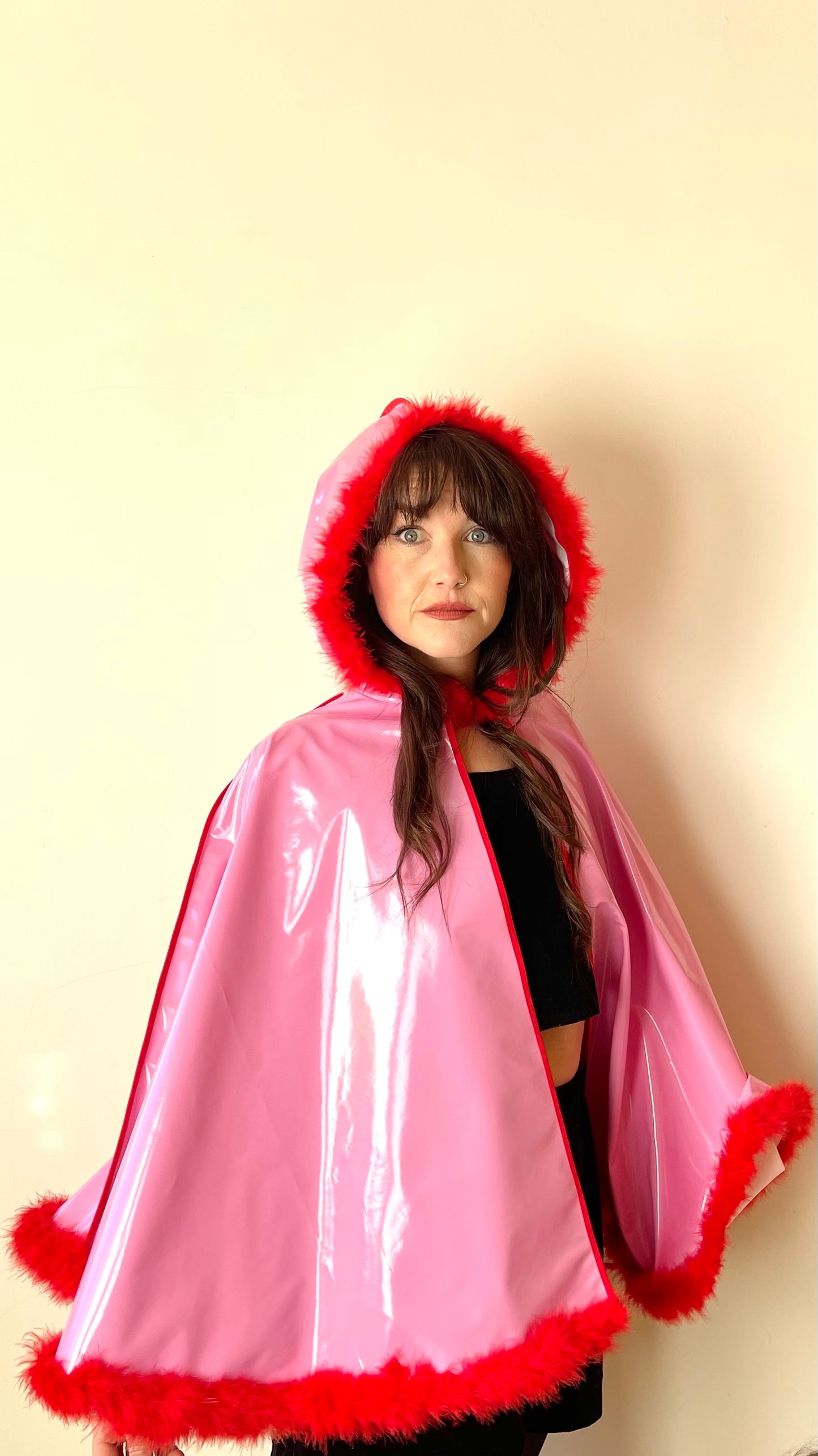 Barbie-Pink CYCLONE cape with red feather-trim