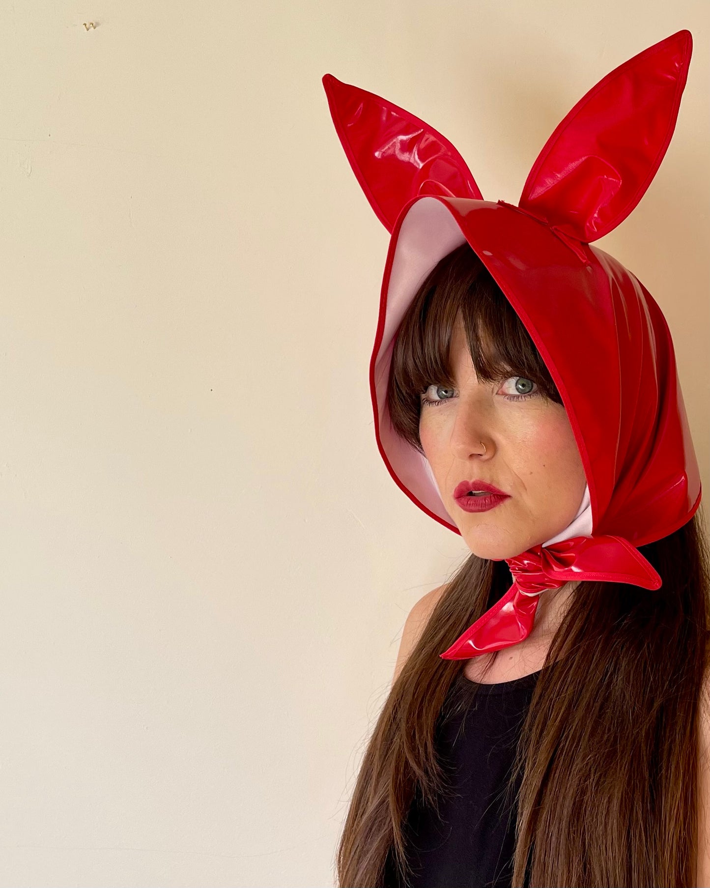 HEY BUNNY! Rain-ready Hoodlet: Red